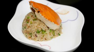 Thức ăn và đồ uống