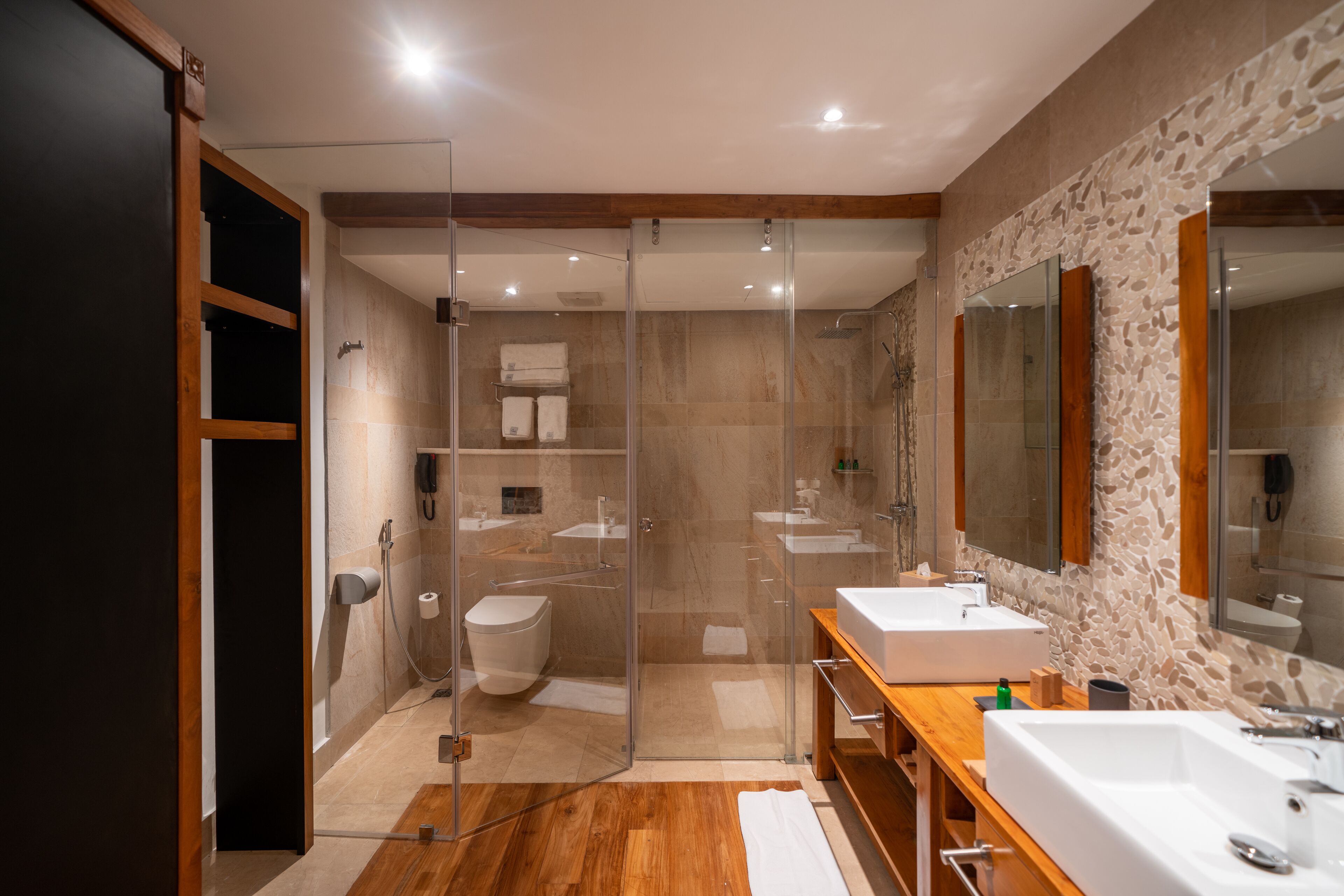 radh royal suite | bathroom | shower, rainfall showerhead, eco-friendly toiletries, hair dryer