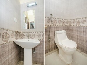 Deluxe Room, Multiple Beds, Non Smoking | Bathroom - Happy Home Resort (Anekal)