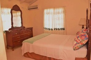 Bungalow, 2 Bedrooms | 2 bedrooms, iron/ironing board, free WiFi, bed sheets - Getaway Home (Falmouth)