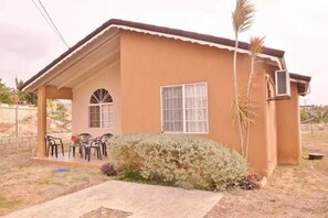 2 عدّة غرف نوم ومكواة/لوح كي وواي فاي مجانًا وملاءات أسرّة