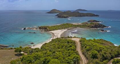 Private oceanfront villa with gorgeous sunsets!