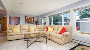 Smart TV, books, stereo, printers