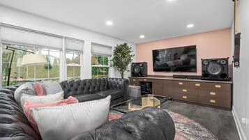 Smart TV, books, stereo, printers