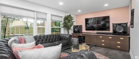 Smart TV, books, stereo, printers