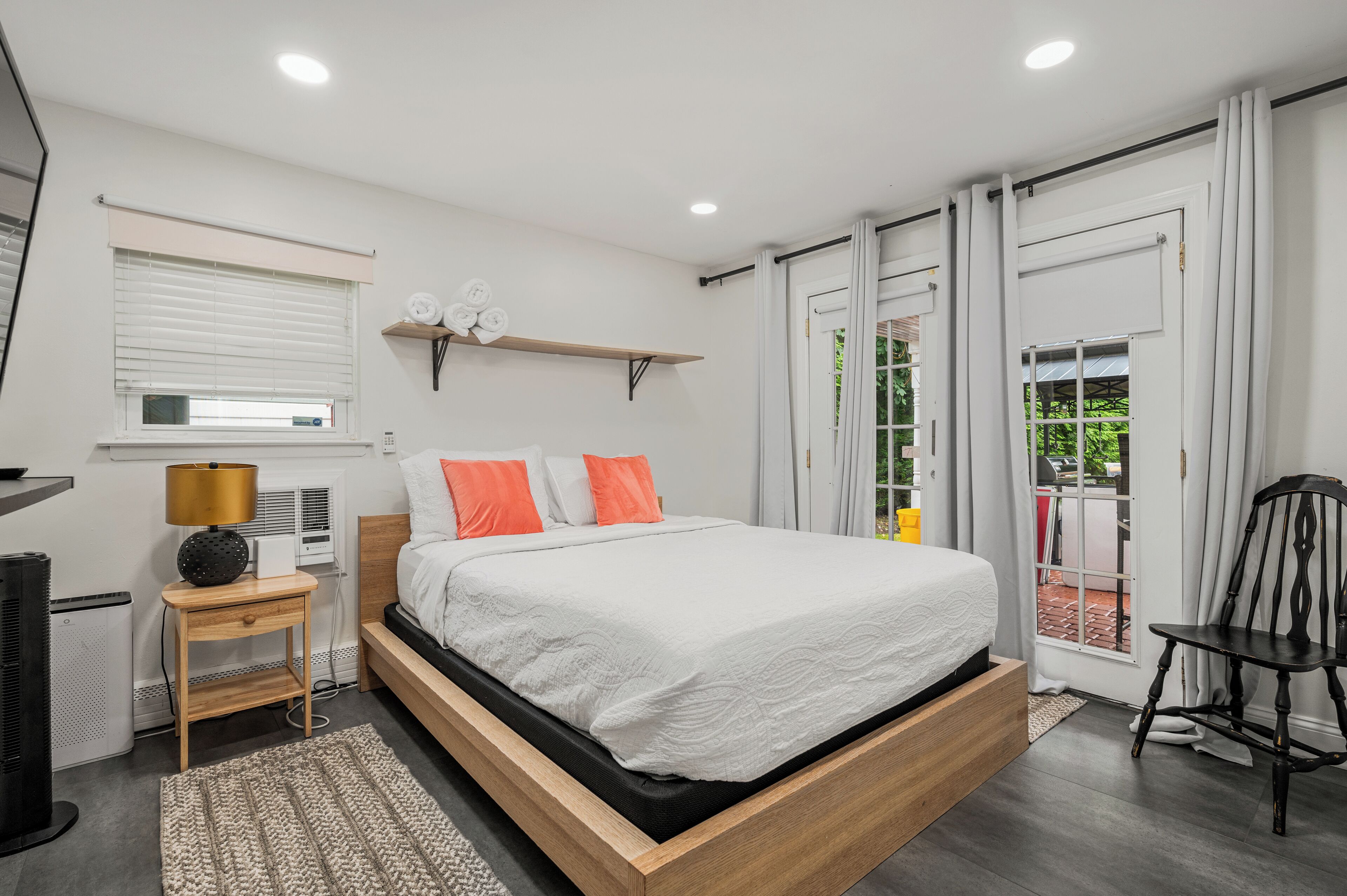 2 bedrooms, desk, iron/ironing board, free WiFi