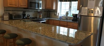 Location-Location-Near Ctr N.Conway-Mountain Views, Spacious,Hiking Trails, Pool