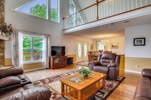 Smart-TV, Kamin, Videospiele, Arbeitsbereiche