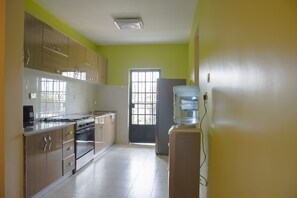 Microwave, dishwasher, coffee/tea maker, cookware/dishes/utensils - Exquisite Furnished House (Kileleshwa)