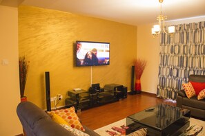 Flat-screen TV - Exquisite Furnished House (Kileleshwa)