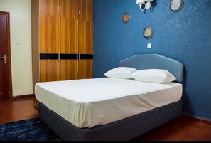 3 bedrooms, iron/ironing board, free WiFi, bed sheets - Exquisite Furnished House (Kileleshwa)
