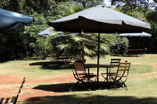Outdoor dining - Exquisite Furnished House (Kileleshwa)