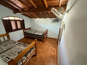 4 bedrooms, free WiFi - House 4 Bedrooms in Gated Community with Barbecue and Swimming Pool. (São Sebastião)