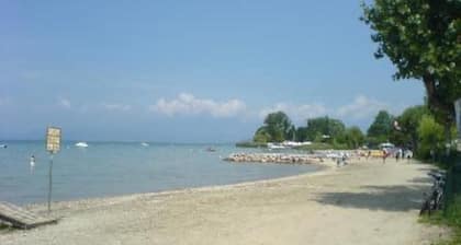Prestigious and comfortable apartment with swimming pool in Lazise for relaxing vacations