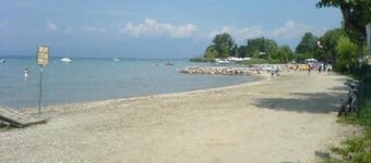 Prestigious and comfortable apartment with swimming pool in Lazise for relaxing vacations