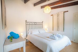 3 bedrooms, in-room safe, iron/ironing board, free WiFi