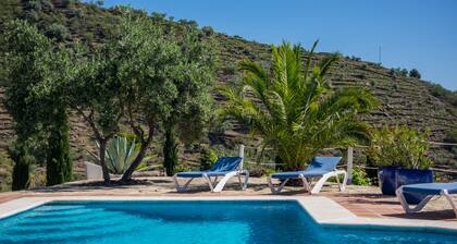 Tyylikäs huvila, uima-allas, merinäköala, wifi, ilmastointi, rauhallinen paikka, yksityinen, Costa del Sol