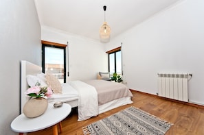 3 chambres, bureau, fer et planche à repasser, Wi-Fi gratuit