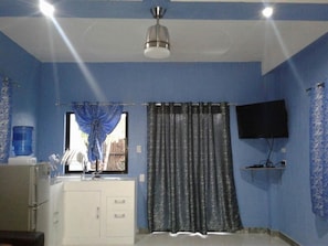 3 bedrooms, free WiFi, bed sheets - Clare's Beach House (Panglao)