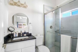 Bathtub, hair dryer, towels, shampoo - 5-Bedroom Villa | 3 Master Suites, Pool, Hot Tub & Desert Retreat (Scottsdale)