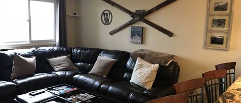 Smart TV, DVD player, stereo