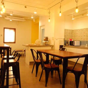 Fridge, microwave - Hostel Espace (Chuncheon)