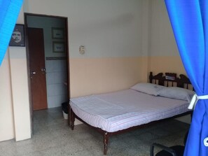 Daunenbettdecken, individuell eingerichtet, Schreibtisch