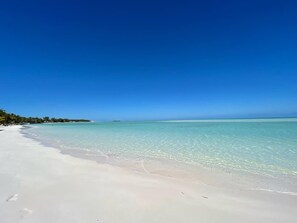 Liegestühle, Strandtücher