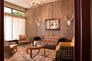 TV, fireplace, offices