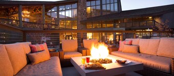 Luxurious + Elegant Condo for 8 | Great Location!