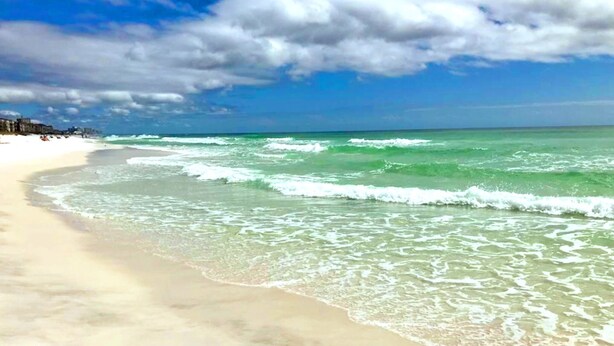 Unclassified image, 1 of 43, button - ⭐Amazing Location-Complex Pool-Balcony and Patio-Corner Unit-2BR Gulf Walk 606⭐ (Destin)