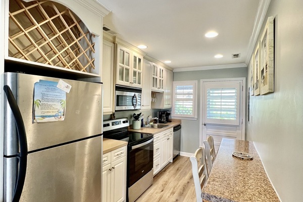 Frigorifero, microonde, forno, piano cottura