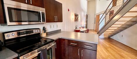 Fridge, microwave, oven, stovetop