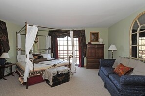 6 Schlafzimmer, Schreibtisch, Bügeleisen/Bügelbrett, kostenloses WLAN