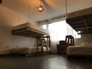 Delad sovsal - Basic - endast kvinnor | Sängtillbehör av högsta kvalitet, duntäcken och bäddmadrasser