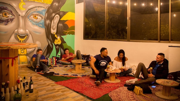 Bar (on property) - Bababuy Hostel (Bogotá)