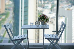 Apartment, 2 Bedrooms | Room amenity
