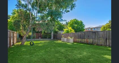 Clayfield Home near BNE Airport & CBD