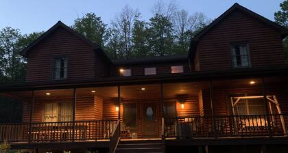 Exceptional Modern Log Home. Close to Ommegang, Hall of Fame, Downtown.