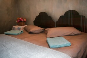 3 chambres, fer et planche à repasser, draps fournis