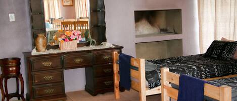 3 bedrooms, iron/ironing board, bed sheets