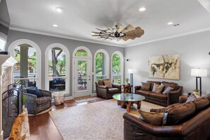 Smart TV, fireplace, books