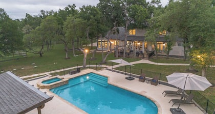 Whispering Oaks Estate: Pool/Spa/Fire Pit/10 Acres