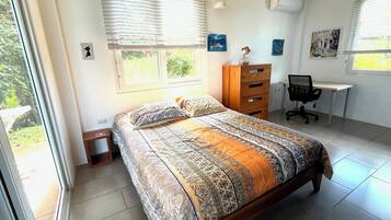 1 slaapkamer, een bureau, wifi, beddengoed