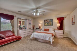 3 bedrooms, in-room safe, desk, iron/ironing board