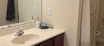 Close to DT Asheville & DT Weaverville, , Hot Tub, Pool Table