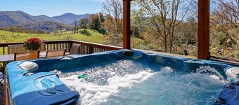 Close to DT Asheville &  DT Weaverville, , Hot Tub, Pool Table