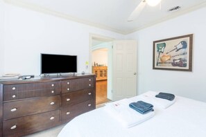 3 bedrooms, iron/ironing board, free WiFi, bed sheets