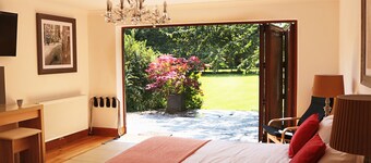 抜群の美しさを誇るエリアで最近発売された真新しい豪華な別荘