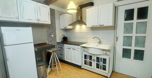 Fridge, microwave, stovetop, electric kettle - APARTMENT MAR CENTER ALICANTE IDEAL FOR FAMILIES 👪 GROUPS AND THE DISABLED (Alacant)